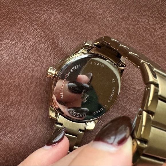 Women’s Fossil Watch - Picture 6 of 7
